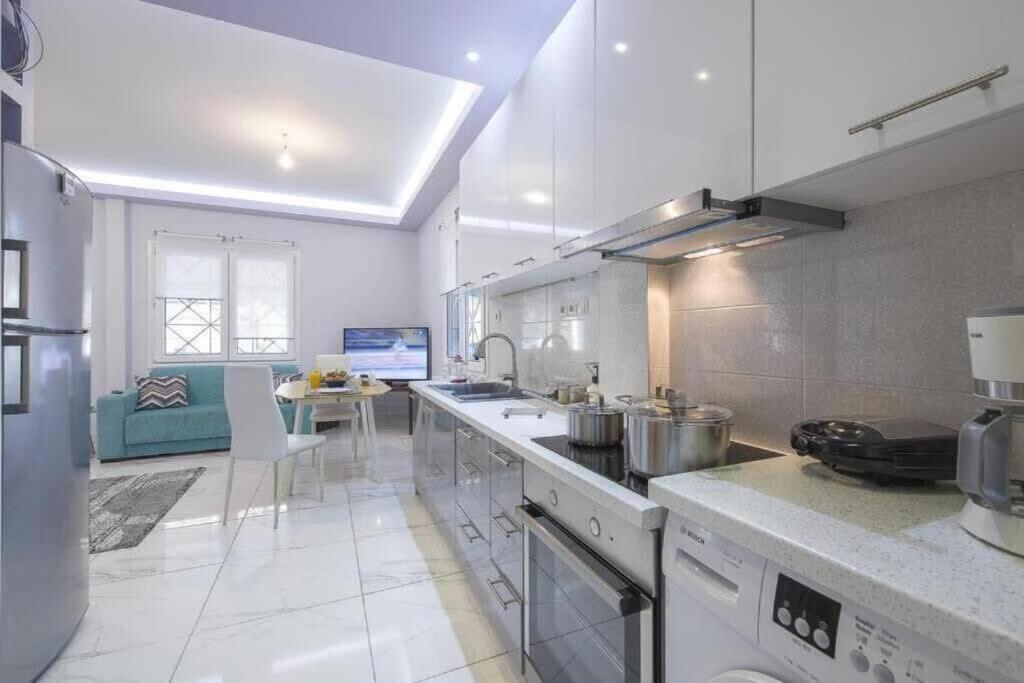 Villa Modern Fully-Equipped House, 5 Min Walk From Metro Atene Esterno foto