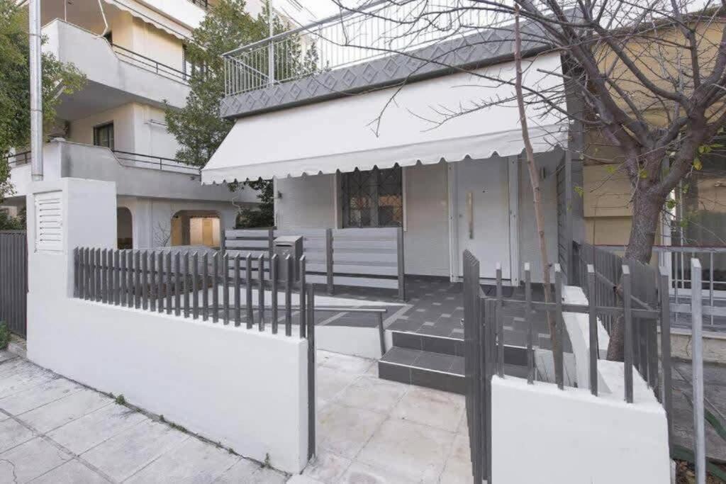 Villa Modern Fully-Equipped House, 5 Min Walk From Metro Atene Esterno foto